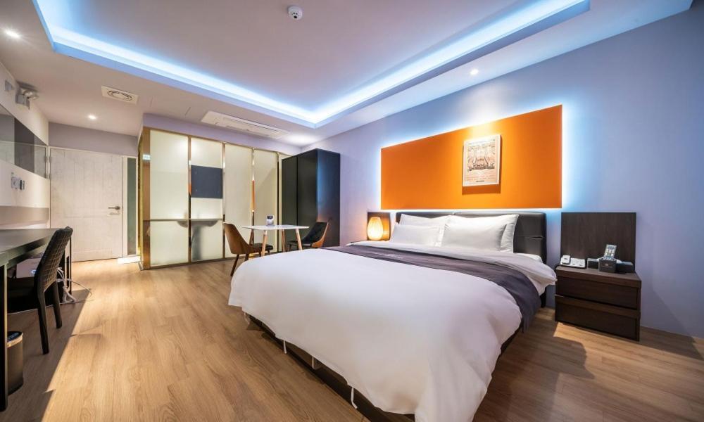 Gimpo Pentastar Hotel Экстерьер фото